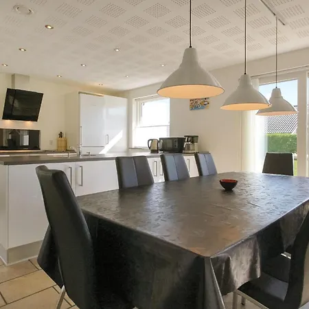 Three-Bedroom Holiday Home In Haderslev * Flovt